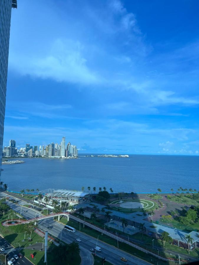 Con Piscina Infinita Frente Al Mar En Avenida Balboa Ph The *