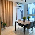 Apartamento Con Piscina Infinita Frente Al Mar En Avenida Balboa Ph The Sand