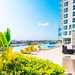 Apartamento Con Piscina Infinita Frente Al Mar En Avenida Balboa Ph The Sand